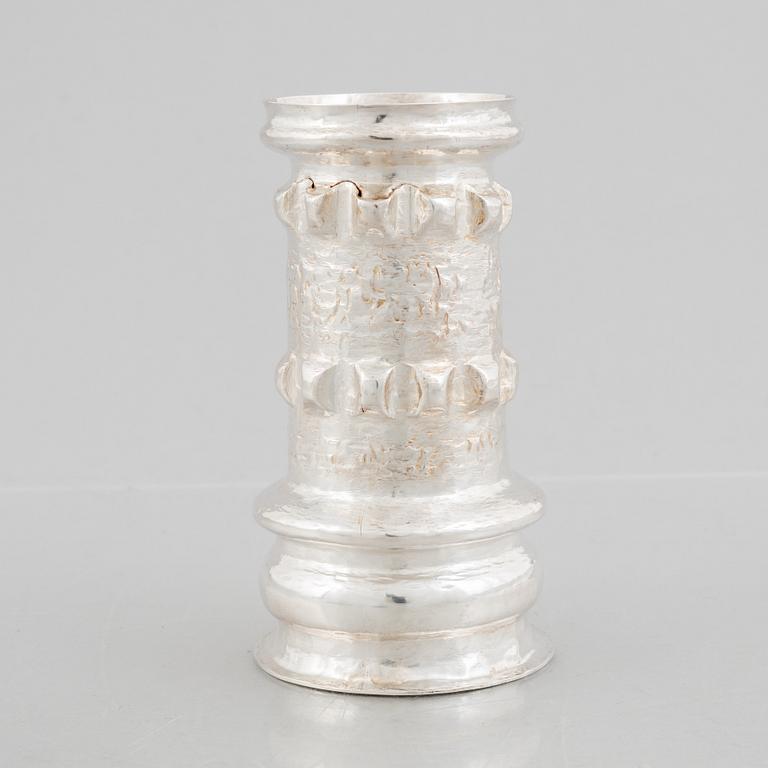 A sterling silver vase, mark of Lars Arby, Gothenburg, Sweden, 1973.
