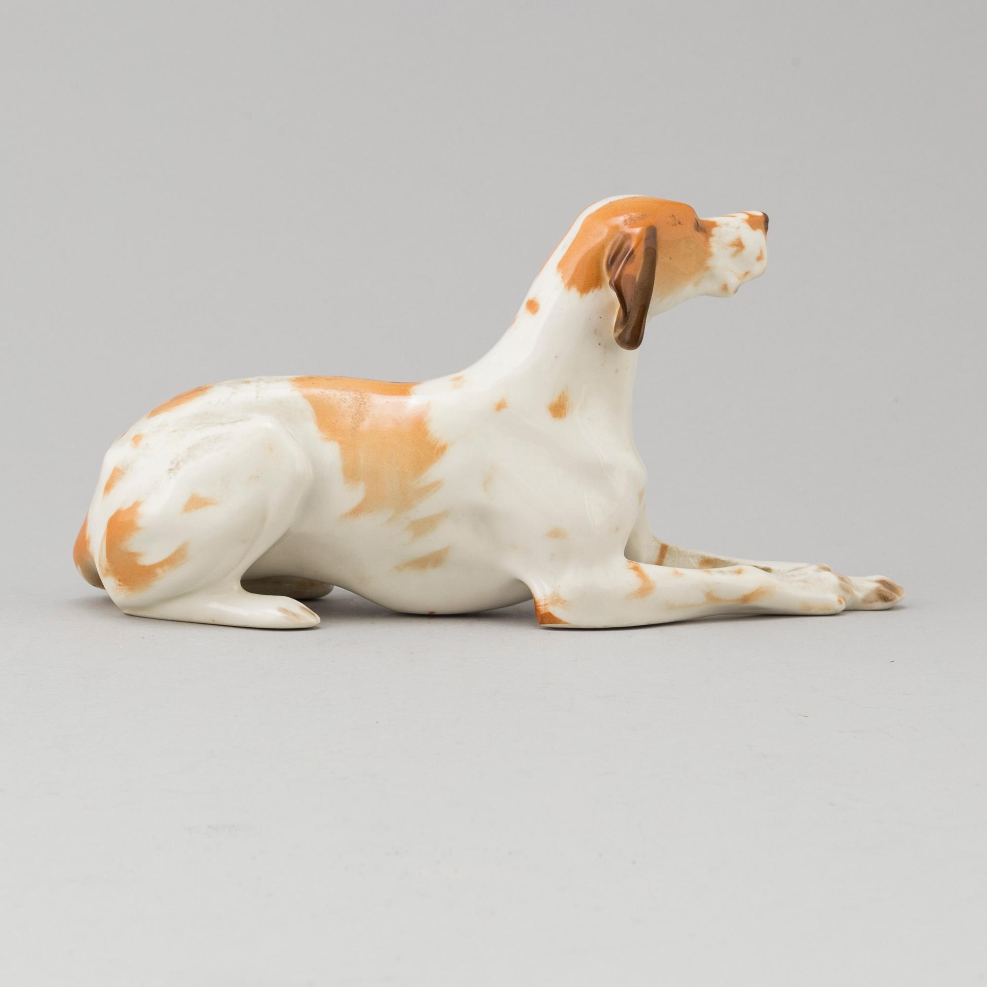Two porcelaine figurines by Lomonosov, Russia, second half of the 20th century.