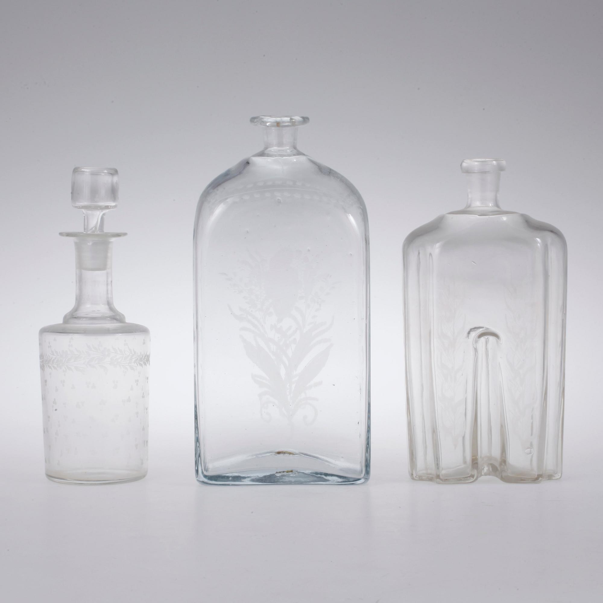 KARAFFER, 3 st, 1800-talets första hälft.