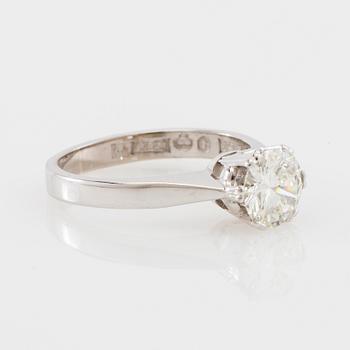 Solitaire ring in 18K white gold with a round brilliant-cut diamond, Bo Cedstam Stockholm 1971.