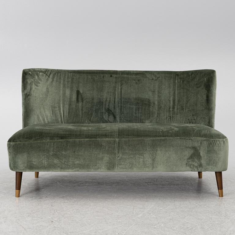 Soffa, samtida.