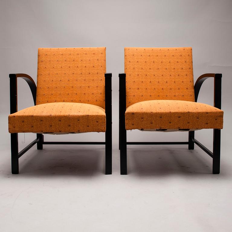 KARMSTOLAR, ett par. Design Maija Heikinheimo, 1900-talets mitt.