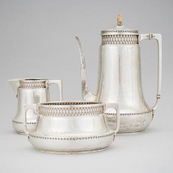 KAFFESERVIS I SILVER, 3 delar, av firma Karl Anderson Stockholm 1905. Total vikt ca 1200 gram.