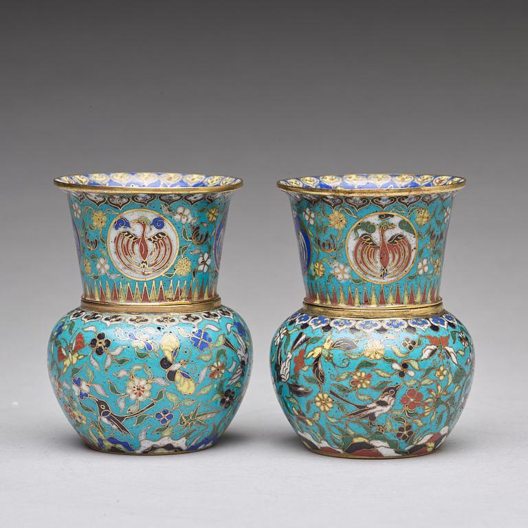 A pair of cloisonné tea cups with hotwater liners, Qing dynasty, 19th Century.