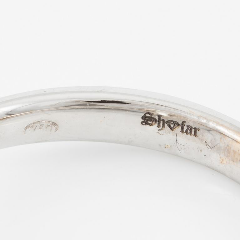 Ring 18K white gold set with an oval brilliant-cut diamond, accompanied by a GIA report.