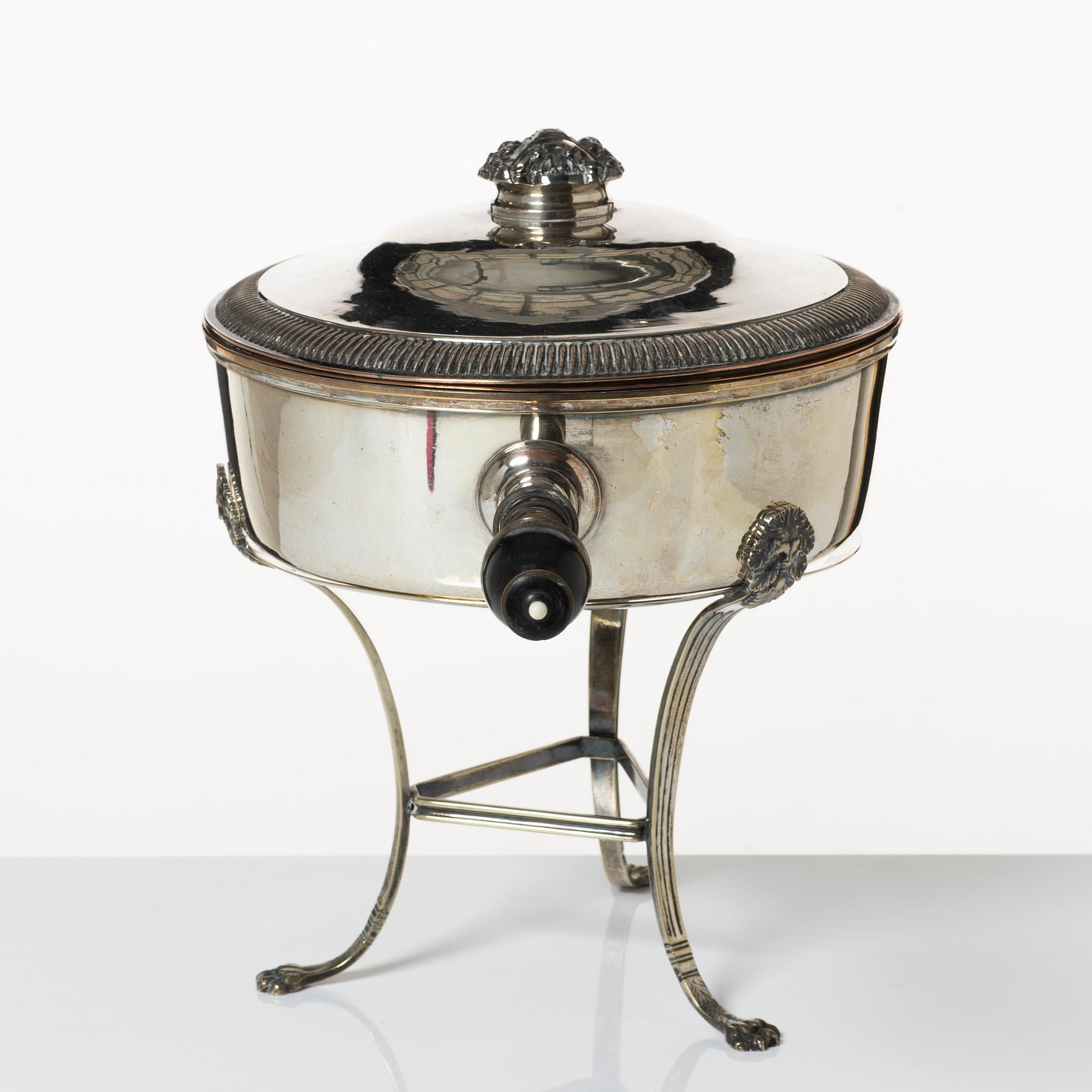 Empire, Kastrull med lock och benställning, pläter, Jacob Lenholm (mästare i Stockholm 1827-40).