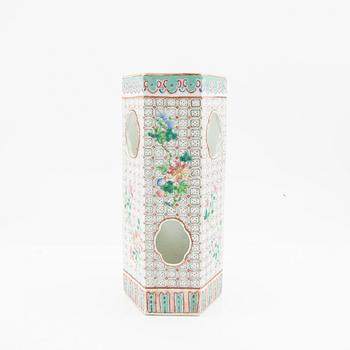 A famille rose lantern, late Qing dynasty.