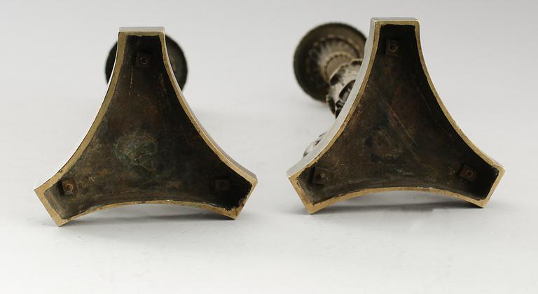 LJUSSTAKAR, 1 par, brons, senempire, omkring år 1830.