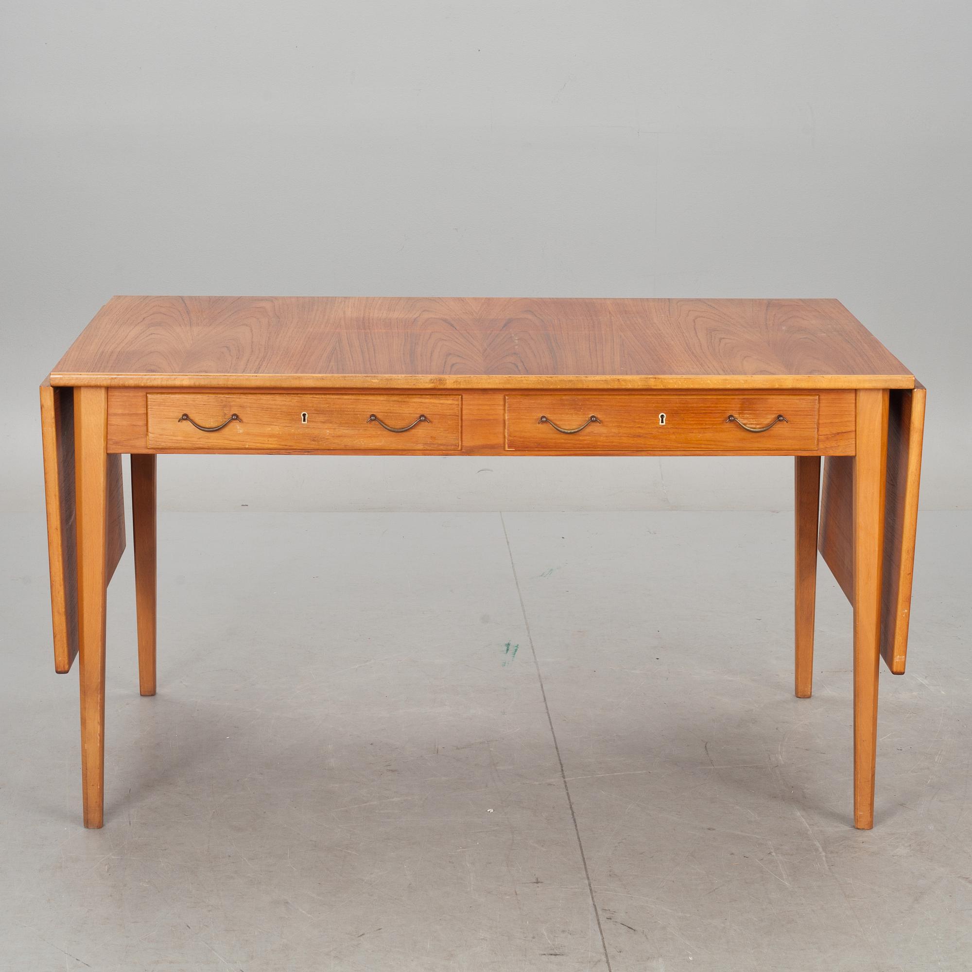 SKRIVBORD, Hugo Troeds, Bjärnum. 1950/60-tal.