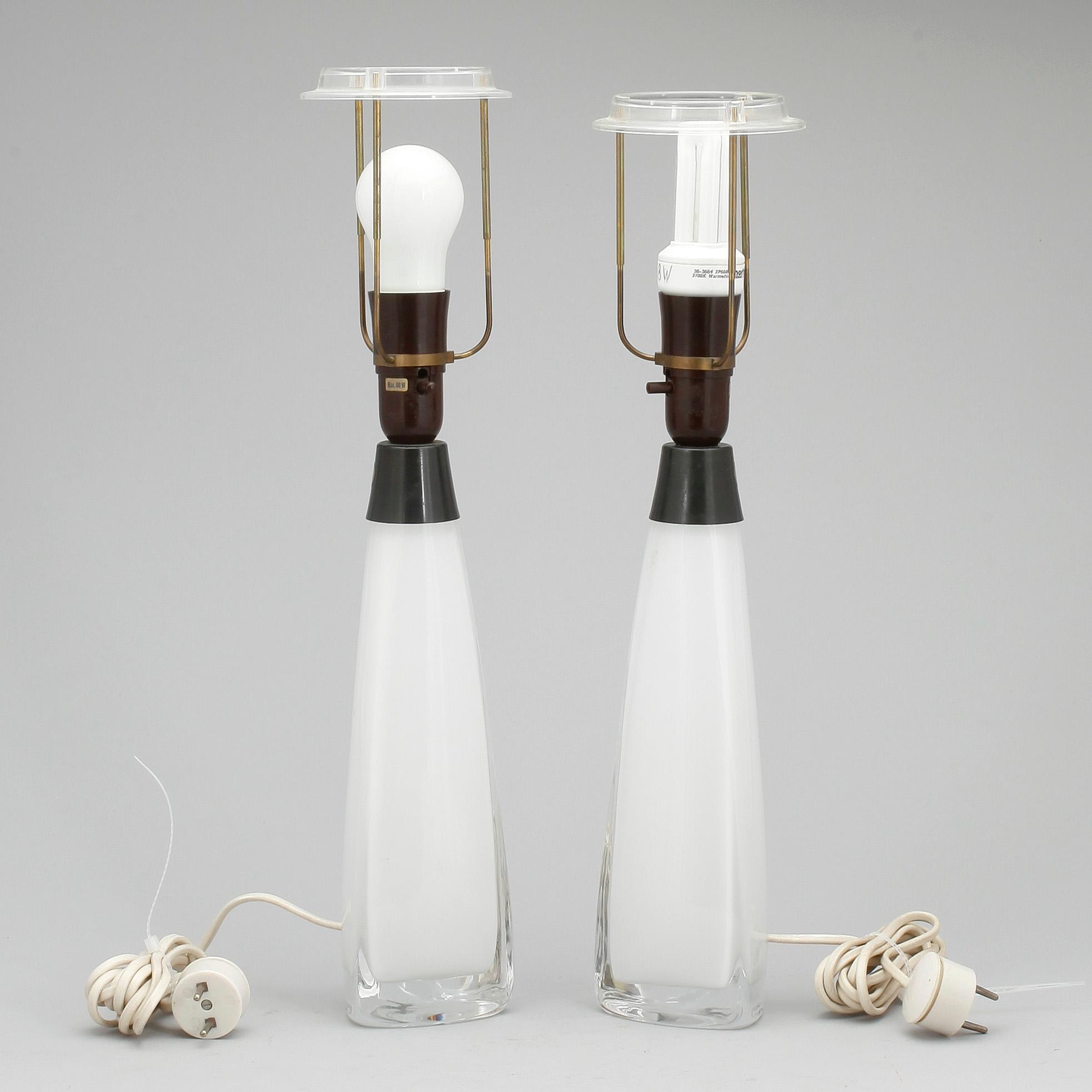 BORDSLAMPOR, ett par, glas, Carl Fagerlund, Orrefors.