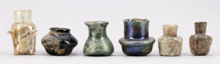 FLASKOR SAMT KÄRL, 6 st, glas, Medelhavsområdet, bla troligen 500-800-talet e Kr.