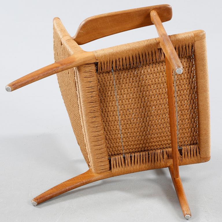 KARMSTOL, "CH-25", Hans J. Wegner, Carl Hansen, Danmark, 1900-talets andra hälft.