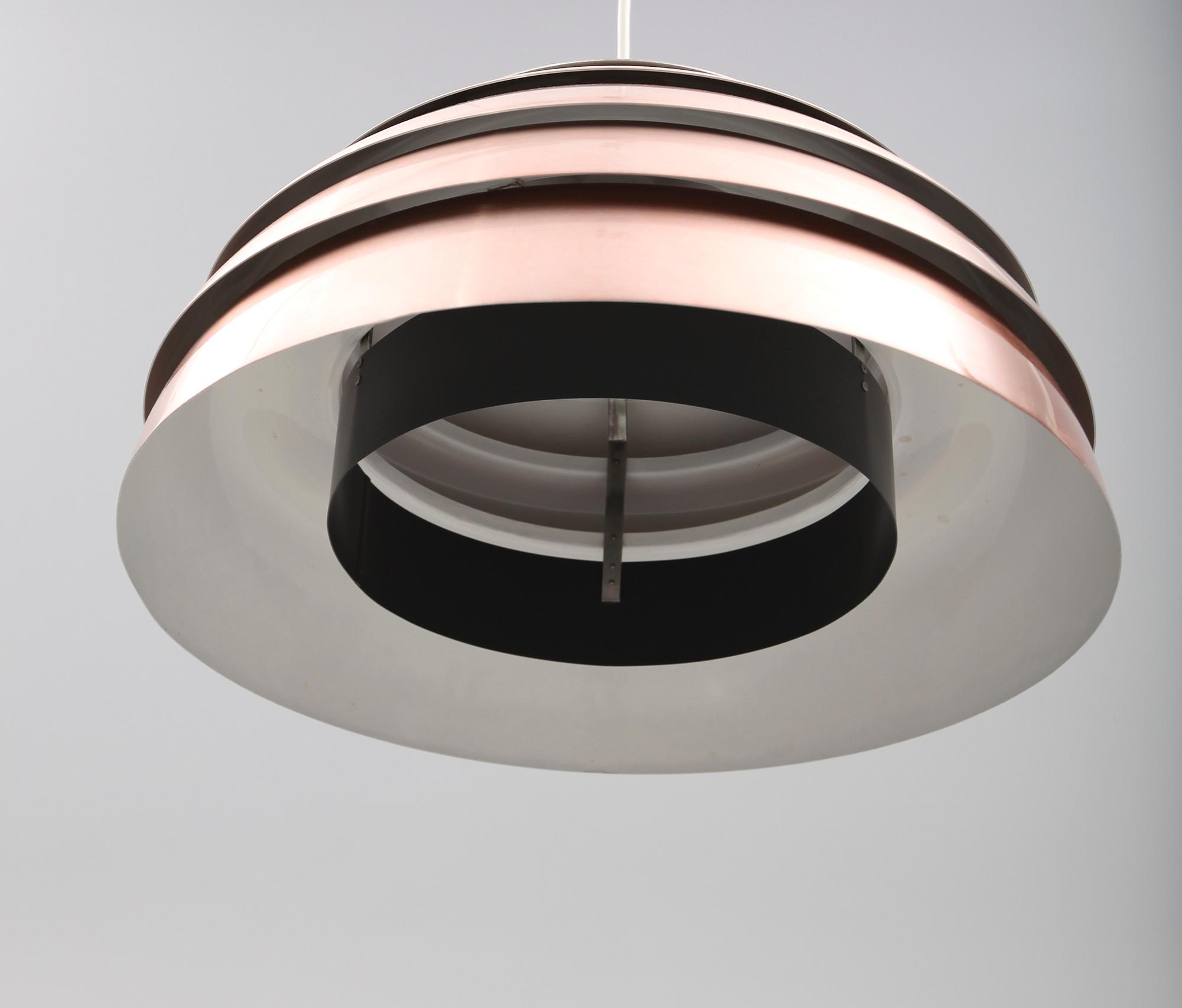 TAKLAMPA. Hans Agne Jakobsson, Markaryd, höjd 30 cm.