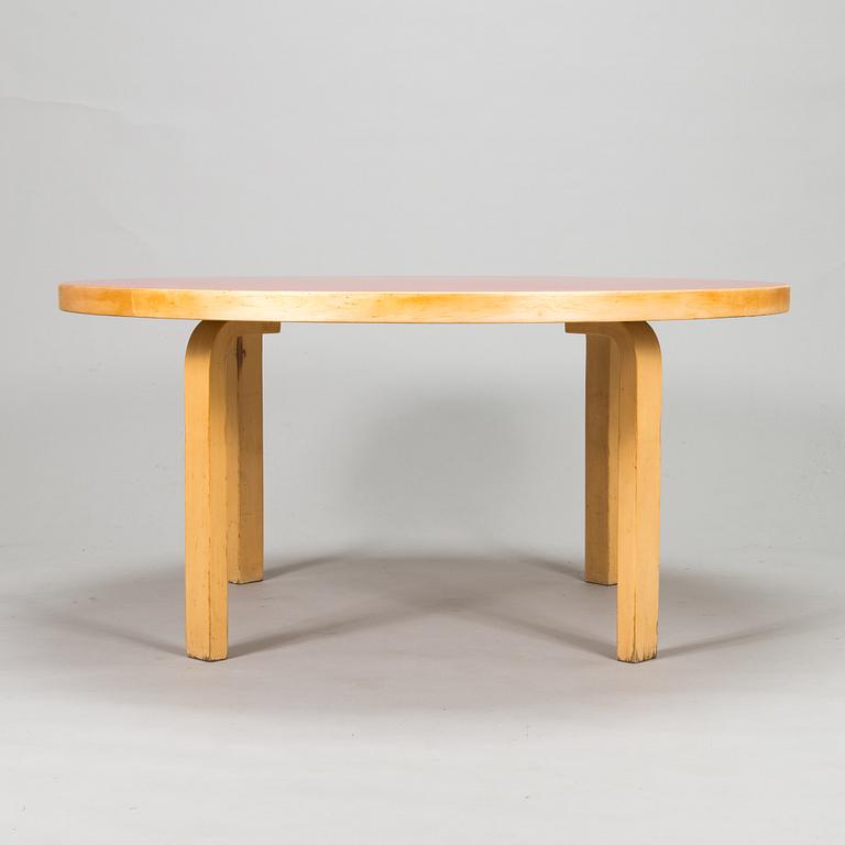 Alvar Aalto, lastenpöytä, malli 91, punainen linoleum, Artek, 1960-luku.