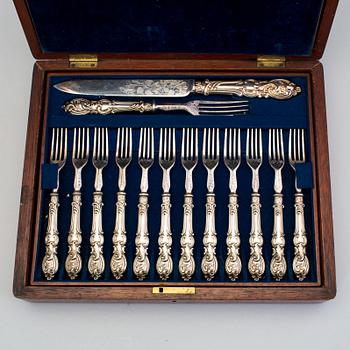 a english EPNS cutlery service with 38 pieces from the late 1800's.
