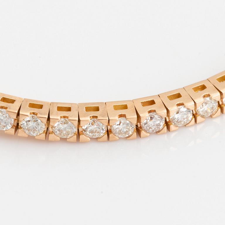 Brilliant cut diamond tennis bracelet,