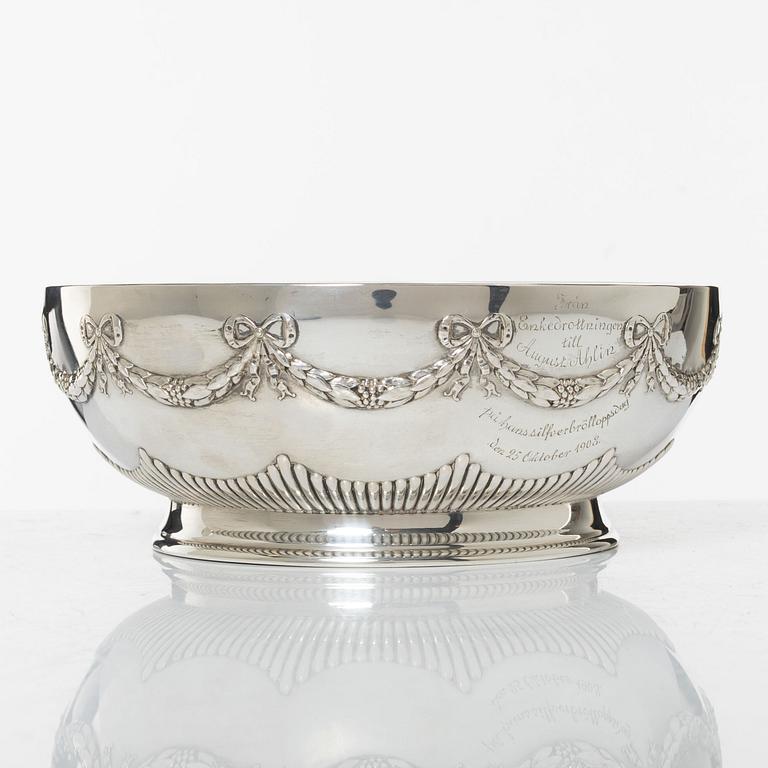A Swedish silver bowl, marks of CG Hallberg, Stockholm 1906.