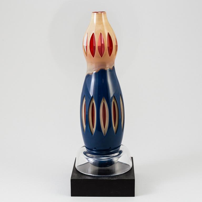 MATZ BORGSTRÖM, a glass vase or sculpture, Orrefors gallery 1990.