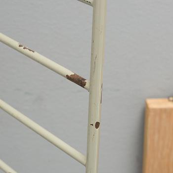 BOKHYLLA, string-modell, 1900-talets andra hälft.