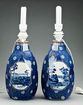 BORDSLAMPOR, ett par, porslin, Rörstrand, tidigt 1900-tal.