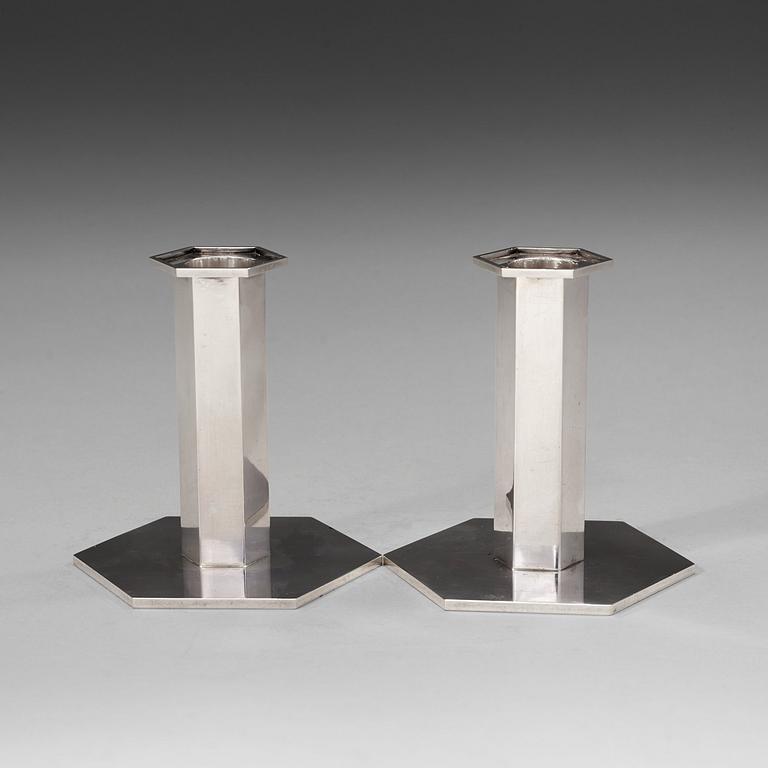 A pair of Wiwen Nilsson sterling candlesticks, Lund 1974.