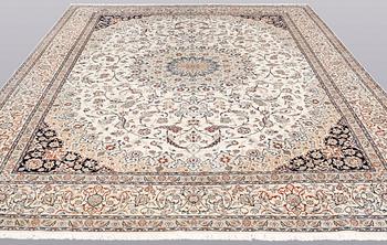 A part silk Nain carpet, approx. 4LAA, 400 x 300 cm.