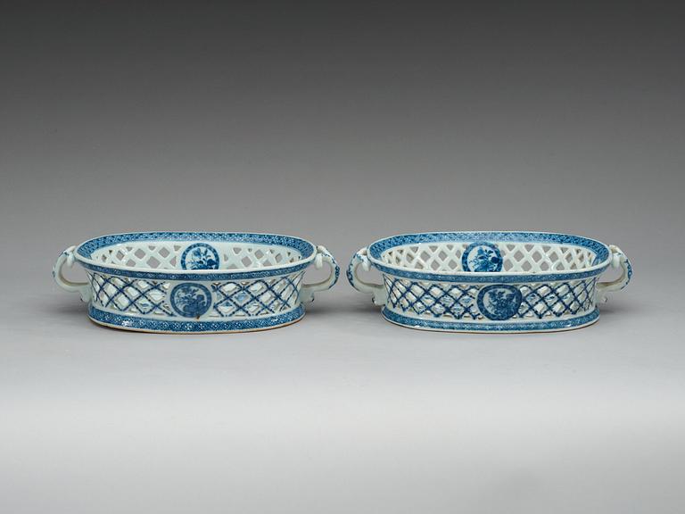 A pair of blue and white chesnut baskets, Qing dynasty, Qianlong (1736-95).