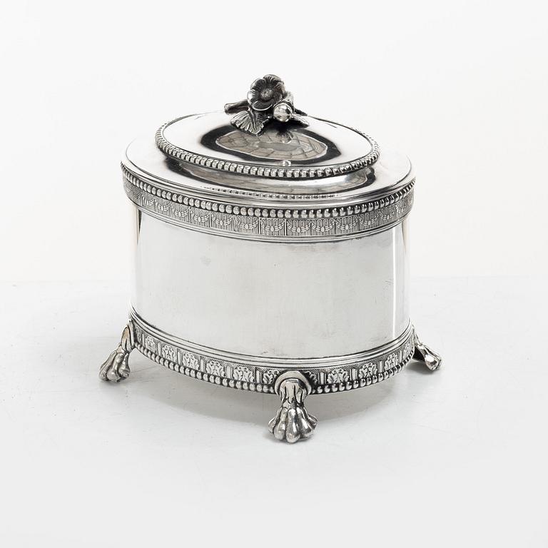 A Swedish parcel gilt silver sugar box, mark of GA Dahlgren, Malmö 1945.