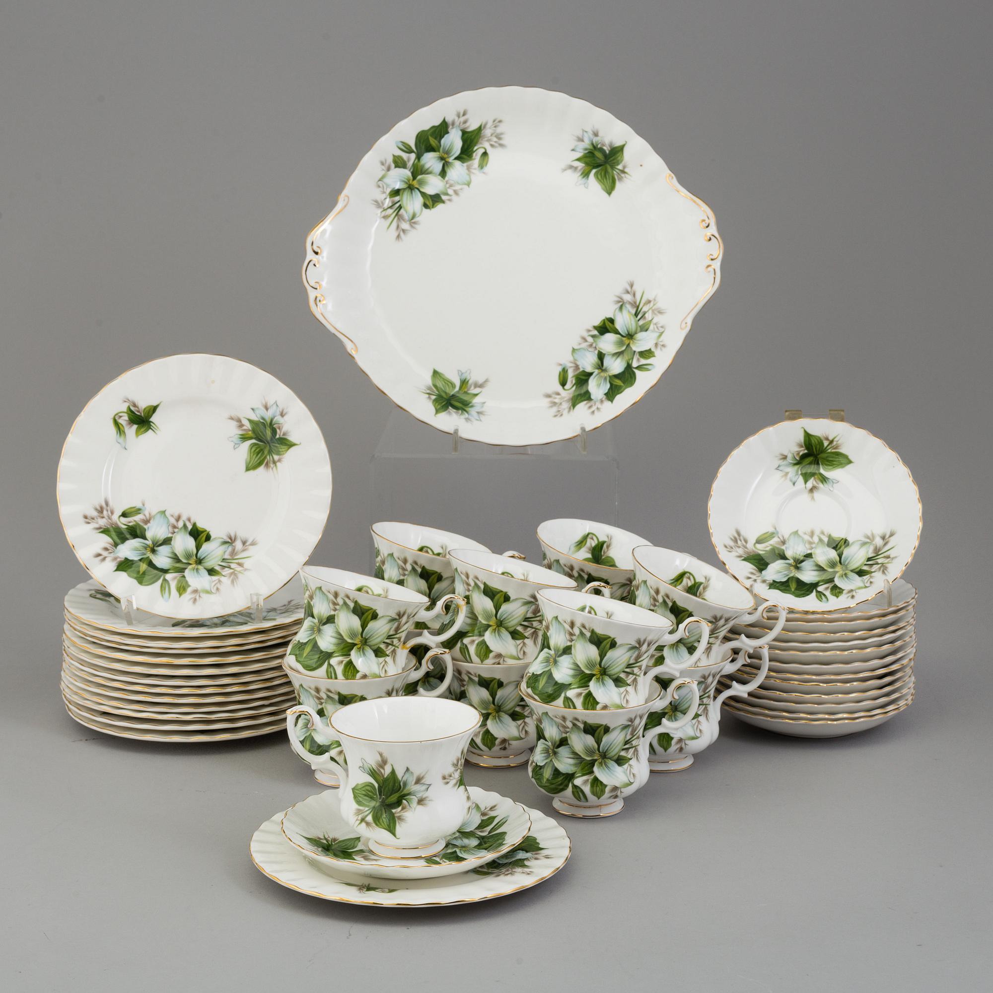 KAFFESERVIS, 29 delar, benporslin, "Trillium", Royal Albert, England, 1900-talets mitt.
