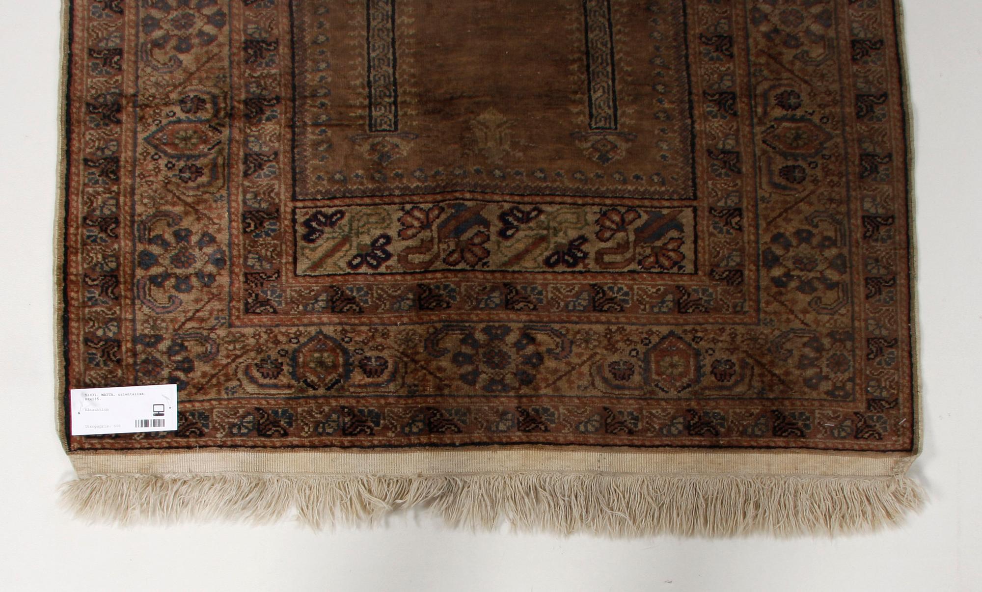 MATTA, orientalisk, 88x135.