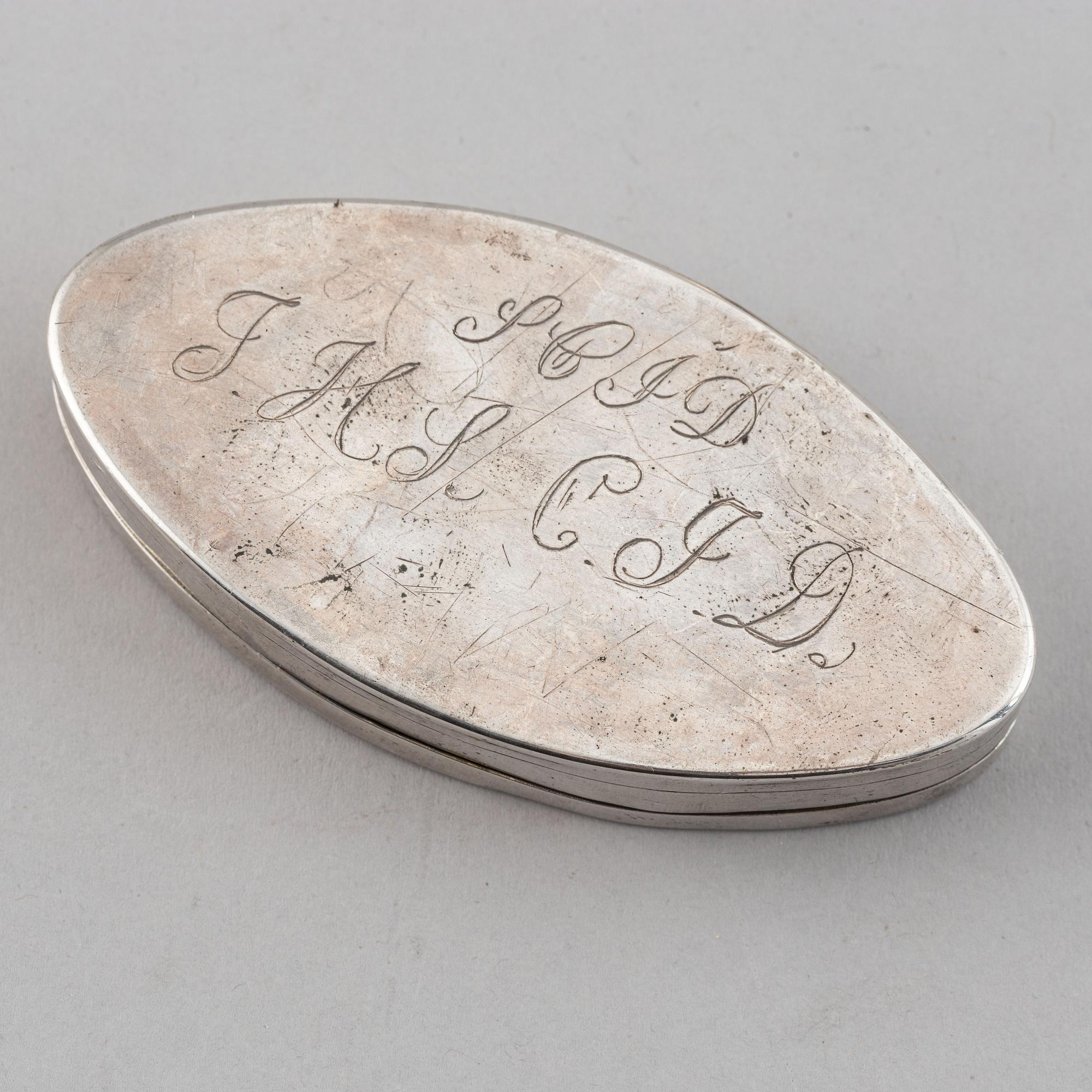 Two silver boxes, AI Lignell, Sundsvall, Sweden circa 1820 and PO Quade, Maribo, Denmark 1840-96.