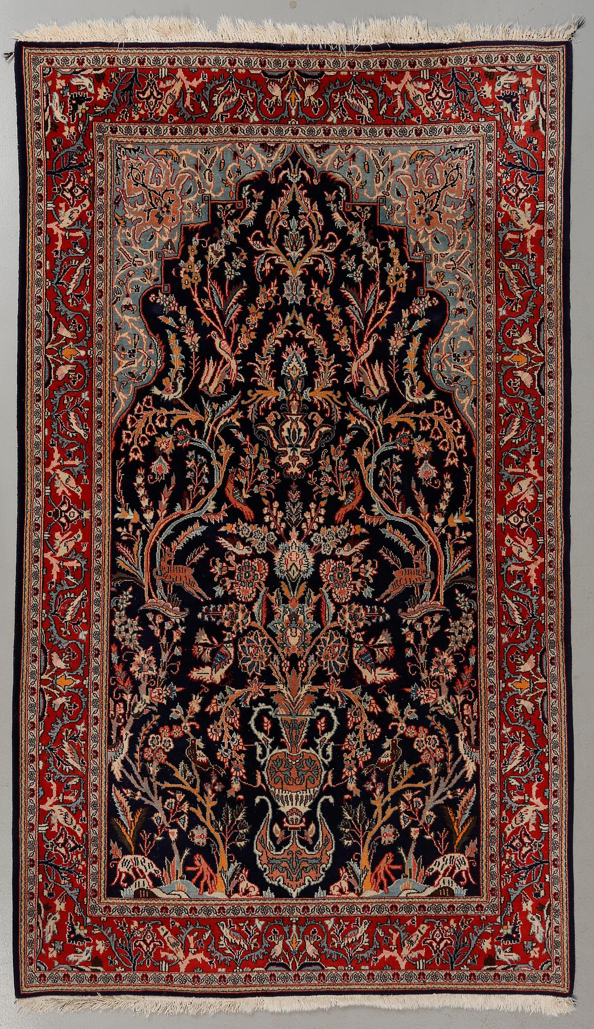 MATTA, troligen Keshan, old/semiantik, ca 212 x 137 cm.