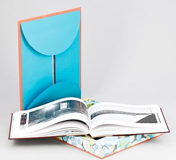 MARTIN PARR, bok samt fotografi "Pink Pig Cakes", sign o numr 51/100, 2002.