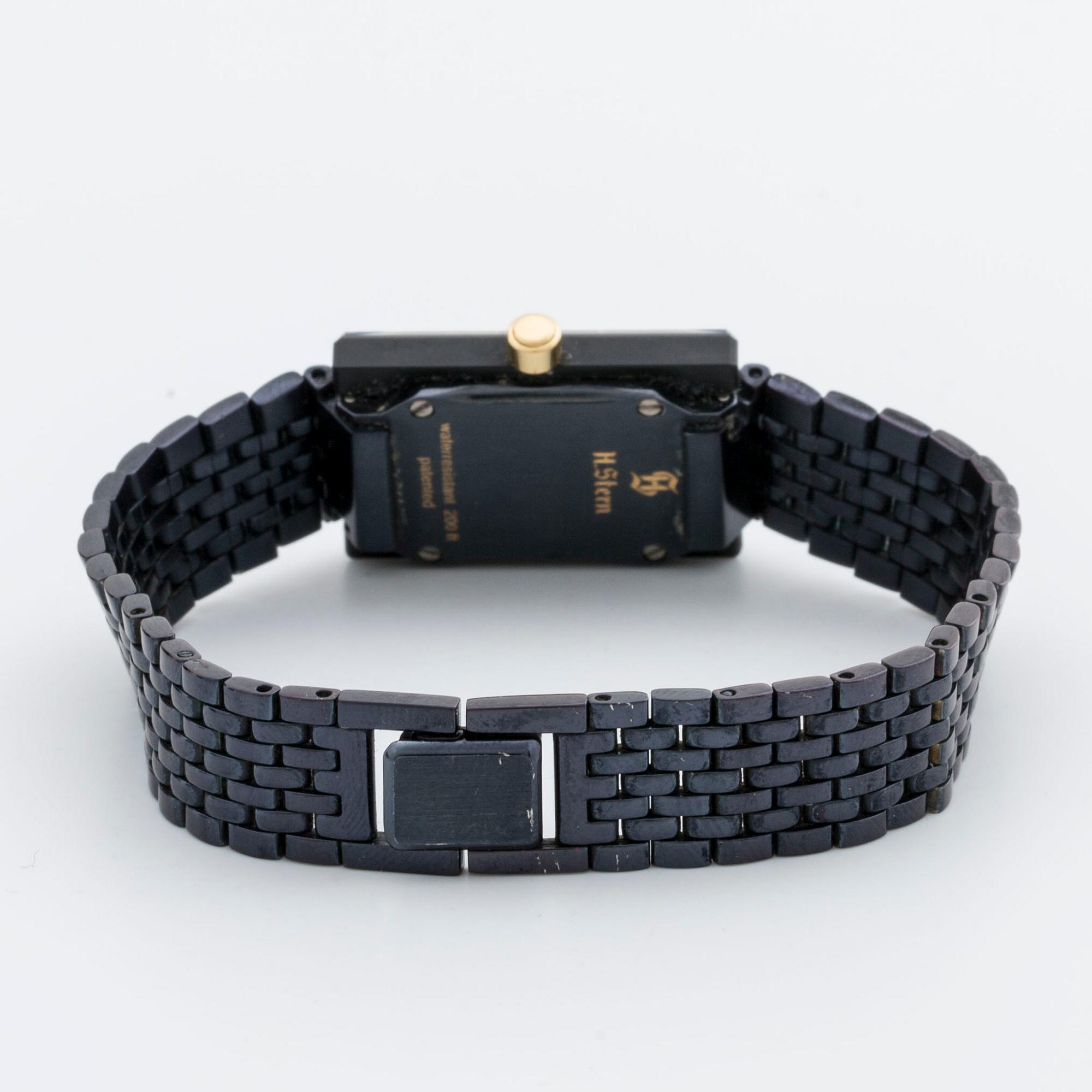 WRISTWATCH, H Stern, Sapphire collection, 19 x 25 mm, ceramik bracelet, original box, case and certificate.