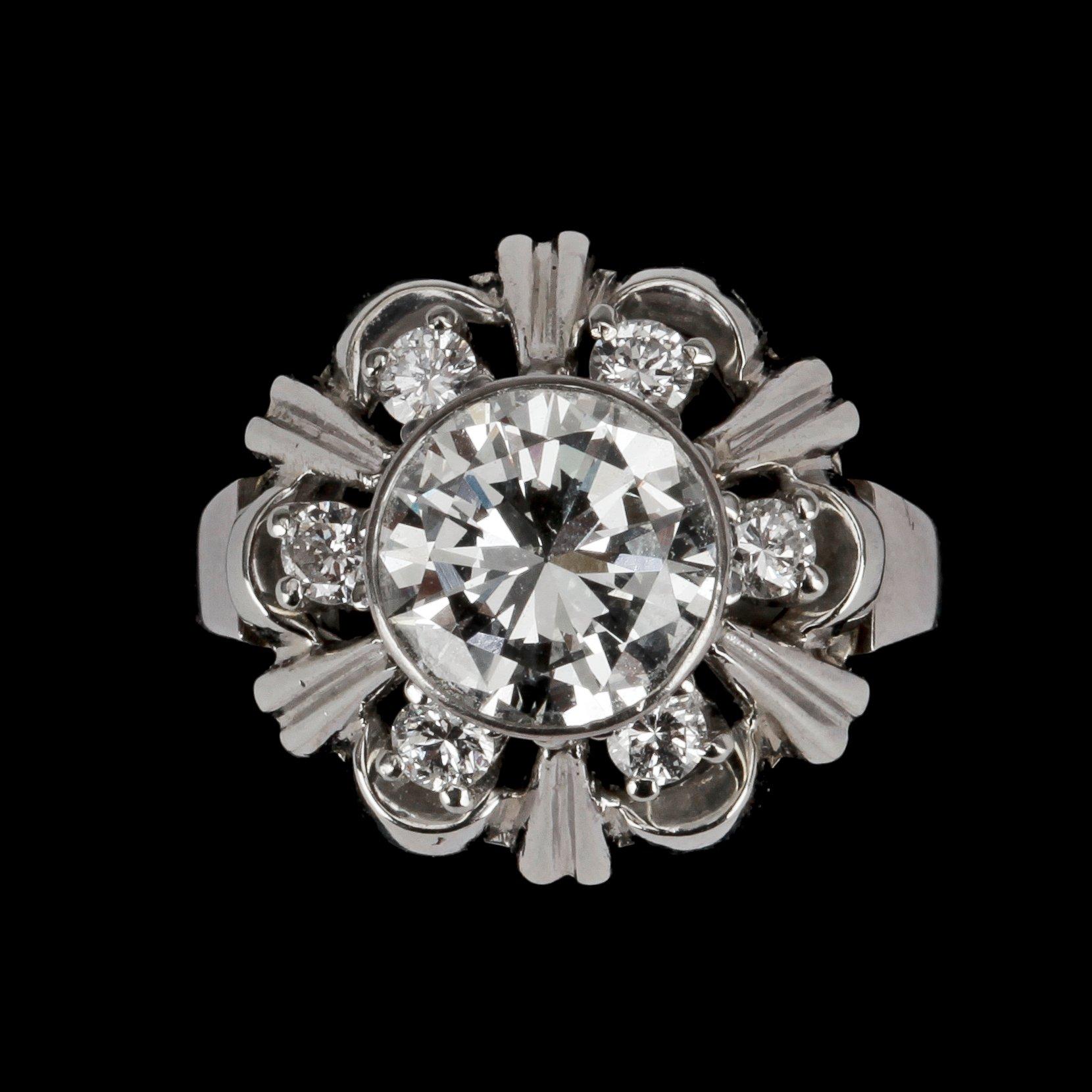 RING, briljantslipade diamanter totalt ca 2.30 ct. Mittsten ca 2.00 ct. Kvalitet ca I/VS.