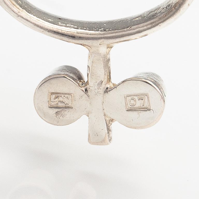 Jorma Laine, A silver necklace. Kultateollisuus, Turku 1967.