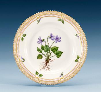 1274. A set of eight Royal Copenhagen ´Flora Danica´porcelain plates, Denmark 1960´s-70´s, model 3551. (8).