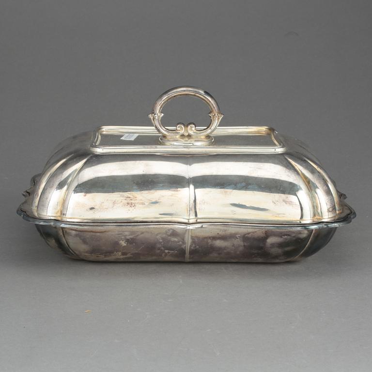 KAROTT MED LOCK, silver, Tyskland, tidigt 1900-tal. 1174 gram.