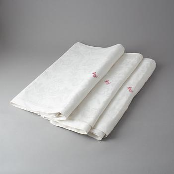 Tablecloths, 3 pcs., linen damask, ca 323 x 218 cm; ca 319 x 215 cm; ca 314,5 x 221 cm.