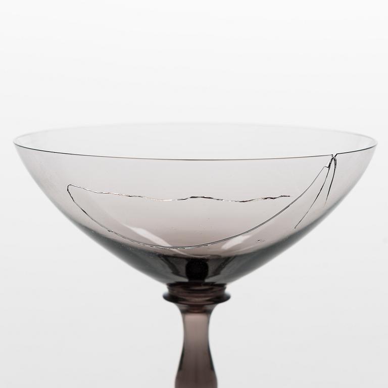 Tyra Lundgren, a set of 33 glasses, Riihimäen Lasi, first half of the 20th century.