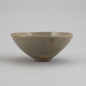 Two celadon glazed bowl, Korea, Koryo, 14/15th century.