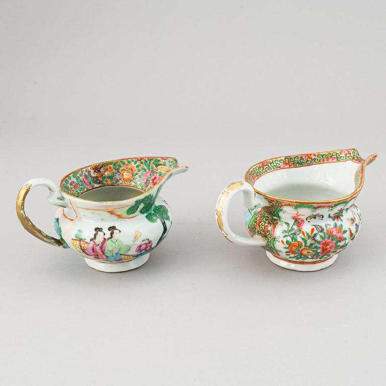 A part Canton famille rose service, Qing dynasty, late 19th century (12 pieces).