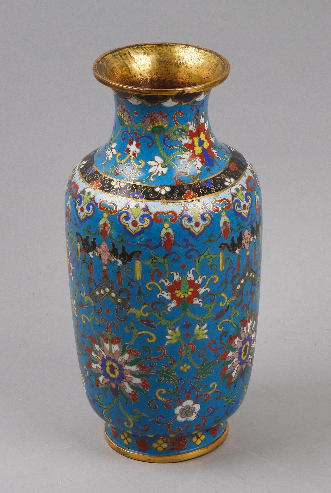 VAS, cloissonné, Kina, 1800/1900-tal.