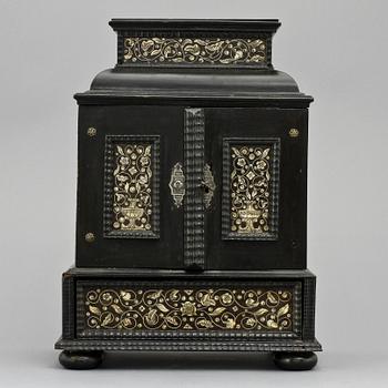 KABINETTSKÅP, barock, 1600-tal.