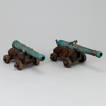 A pair of decorative canons, "Vasa 1628", Svensk Metallkonst AB, Karlskrona.