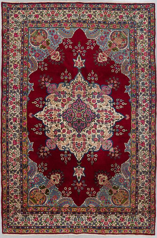 MATTA. Antik, Kirman Laver, ca 270x182.