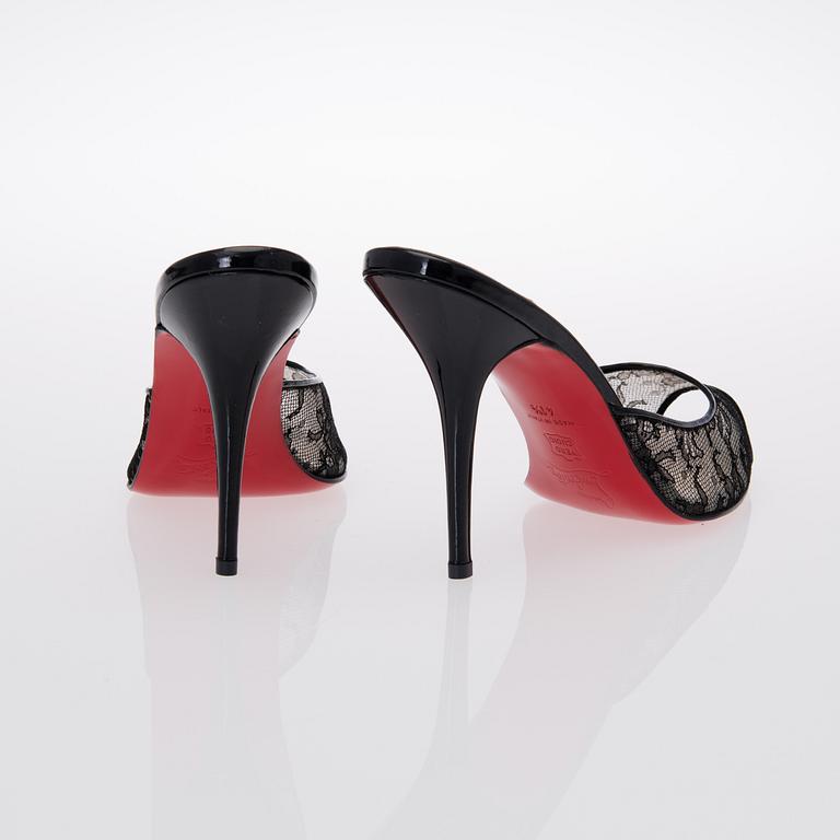 SKOR, Christian Louboutin, storlek 41,5.