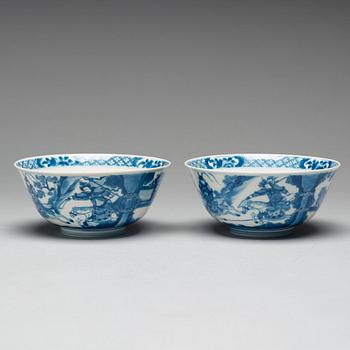 A pair of blue and white bowls, Qing dynasty, Kangxi (1662-1722).
