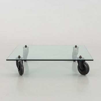GAE AULENTI, soffbord, "Tavolo con Ruote", Gae Aulenti, Fontana Arte, Italien.
