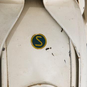 JOHAN PETTER JOHANSSON, A mid-20th century Swedish industrial light 'Triplex-pendel'.